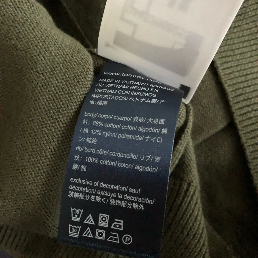 🏡 Moving sale  Price Firm Hilfiger men’s zip up sweater - Picture 5 of 5